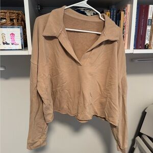 Vuori cropped collar sweatshirt